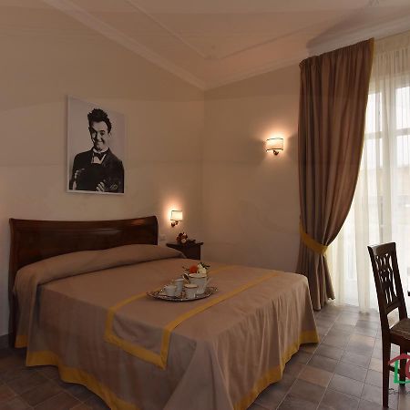Dimora Conte Di Ruvo Bed & Breakfast Naples Exterior photo